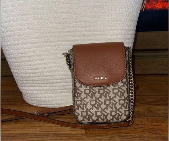 DKNY NEW  Flap Phone Purse & Wallet - Brown/Beige Signature Design