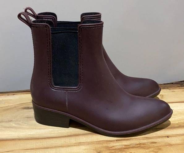 Charlotte Russe  burgundy Chelsea rain boots A24