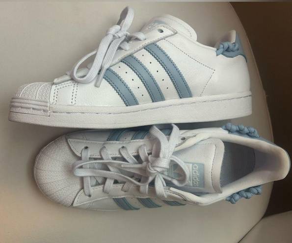 Adidas LNWOB  White Sneaker