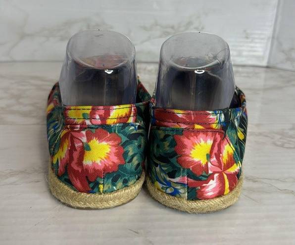 American Eagle  floral colorful ladies flats slip on shoes size 9