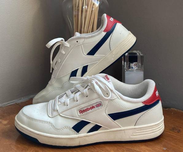 Reebok Sneakers