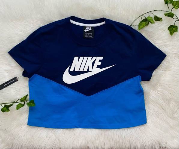 Nike Crop Top Blue