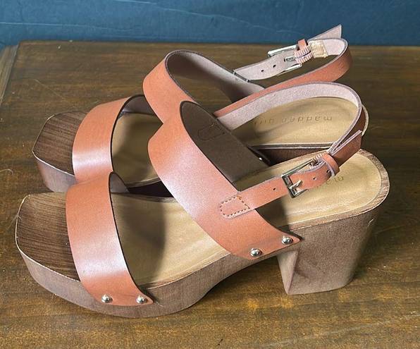 Madden Girl  tan wedge sandles sz 8