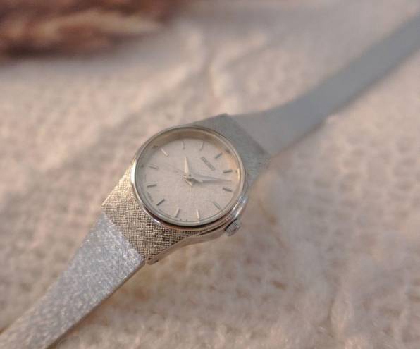 Seiko Dainty‎ Silver Vintage  Timepiece