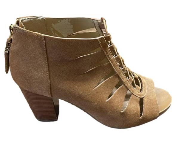 Michael Kors  Elsie Cutout Lace Up Bootie Size 8M