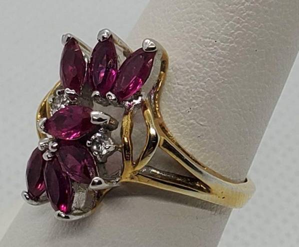 Ruby Gold Tone, Pink , & Clear Glass Ring