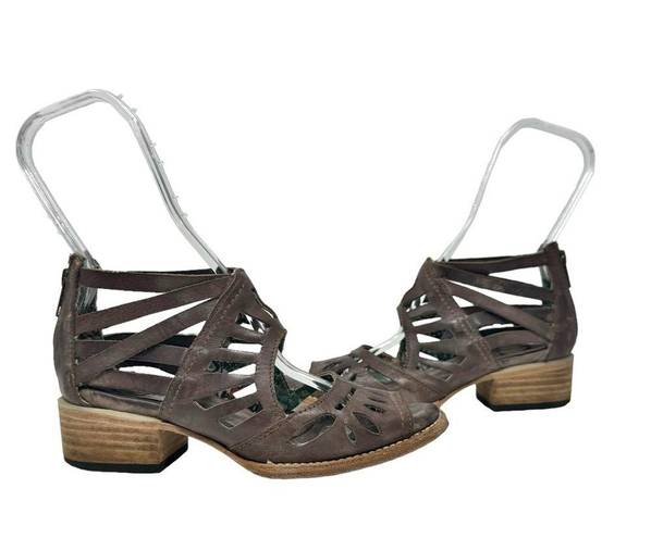 FREEBIRD by Steven Freebird Ponce Leather Laser Cut Block Heel Boho Distressed Sandals Brown Sz 6