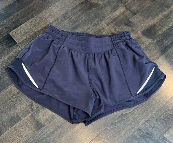 Lululemon Black Hotty Hot Short 2.5”