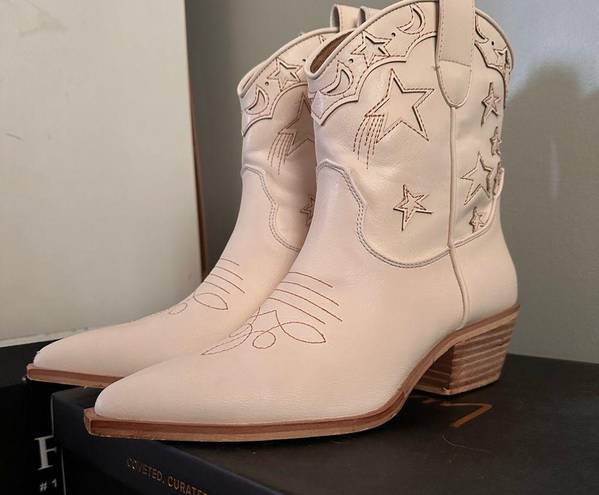 Shu Shop Western Cream Cowgirl Boots Shooting Stars Tan Size 8.5