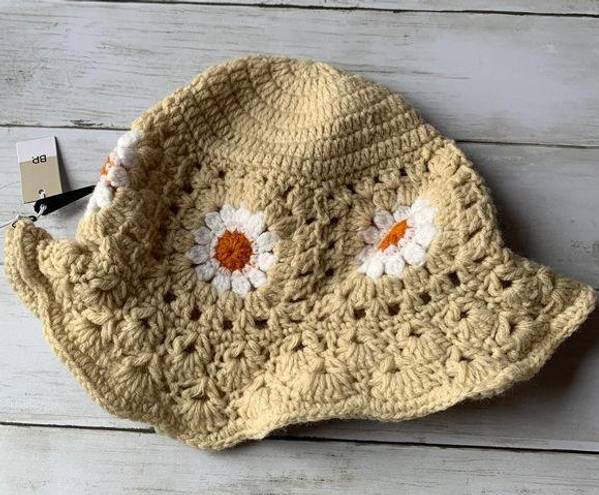 BP NWT  Floral Knit Wire Rim Hat in Tan