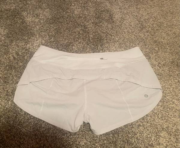 Lululemon Hotty Hot Low-Rise Lined Short 2.5"