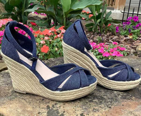 Christian Sirianio Christian Siriano for Payless Denim Platform Sandals - Size 5.5