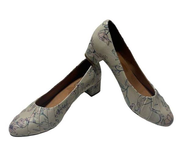 Coldwater Creek Walk With Me  Floral Butterfly Print Leather Heels SIZE 9.5