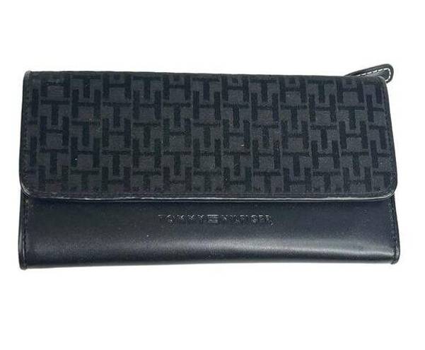 Tommy Hilfiger  TRIFOLD WALLET Black TH Logo Snap Card ID Jacquard Faux Leather