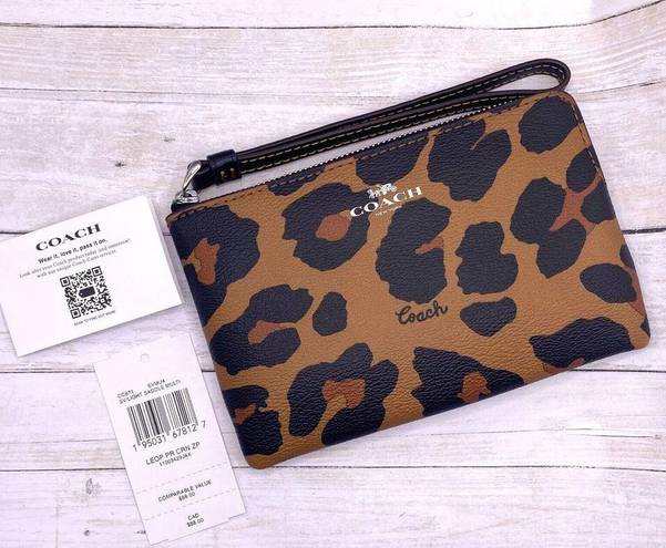 Coach  Corner Zip Wristlet With Leopard Print Light Saddle Multi CC871