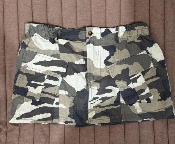 Forever 21 Camo Lightweight Mini Skirt