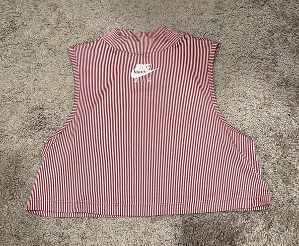 Nike Crop Top