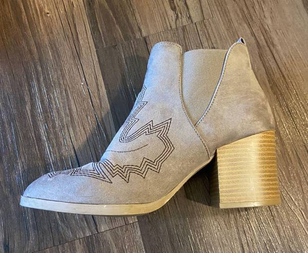 Qupid Gray/beige Ankle Boots