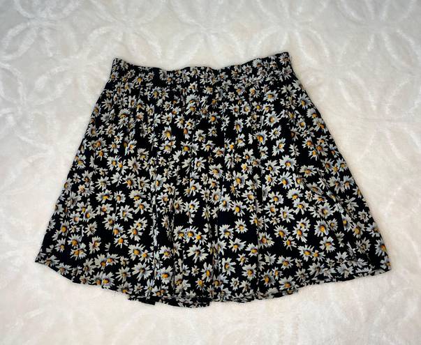Brandy Melville Elastic Daisy Mini Skirt