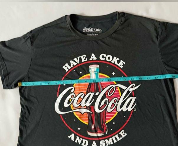 Coca-Cola  Cropped Short Sleeve Crew Neck Graphic Shirt Black Red White