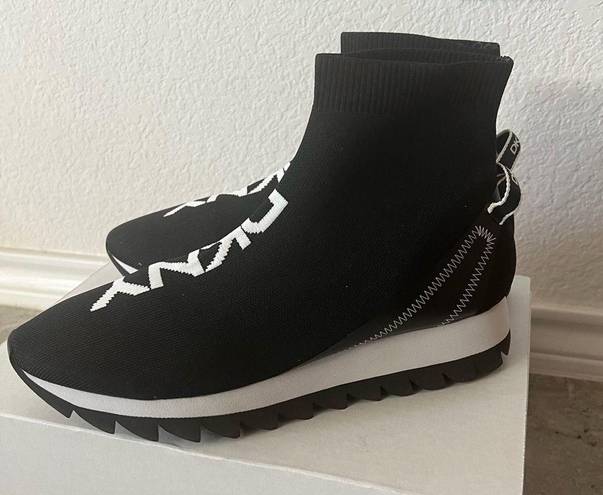 DKNY  Sport Sneaker, Black & White Size 9.5M New in Box