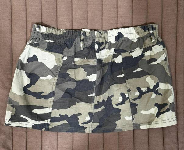 Forever 21 Camo Lightweight Mini Skirt