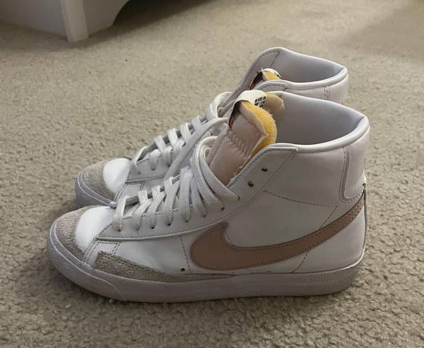 Nike Blazer Mid 77 Shoes