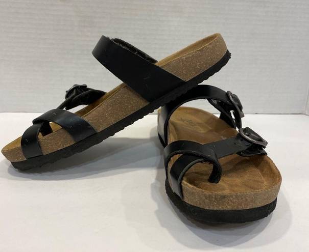 EastLand  Black Leather Thong Flip Flop Sandals Women’s Size 6 M