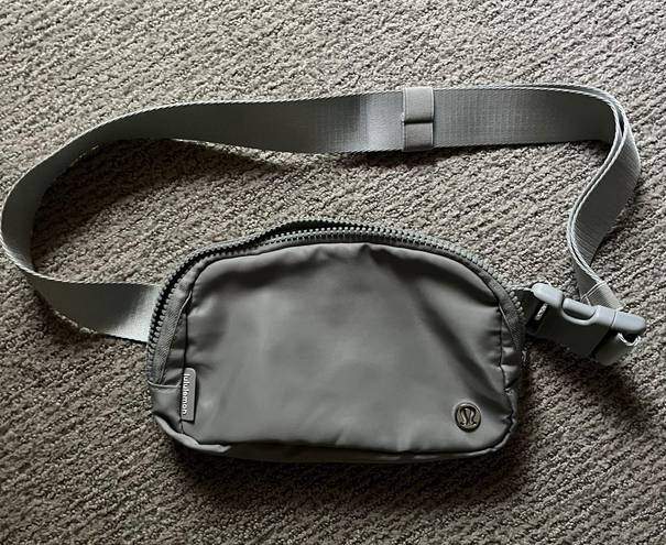 Lululemon Everywhere Belt Bag