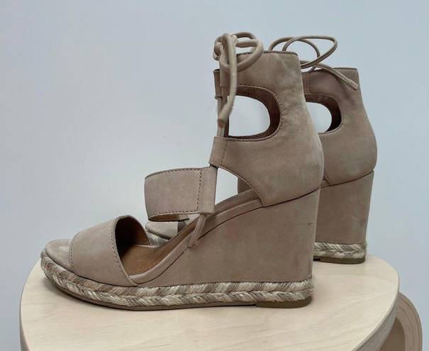 Frye Roberta Ghillie Sandals 7M Beige Strappy Wedge Heel Rope Detail Shoes