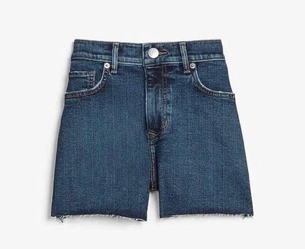 EXPRESS NWT  Women's High Waisted Dark Wash Raw Hem Jean Shorts Size 4