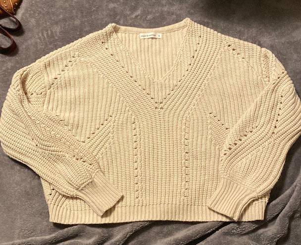 moon&madison NWOT cream cropped sweater