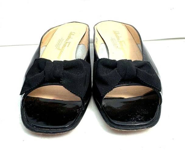 Salvatore Ferragamo Ferragamo Black patent leather slides with bow