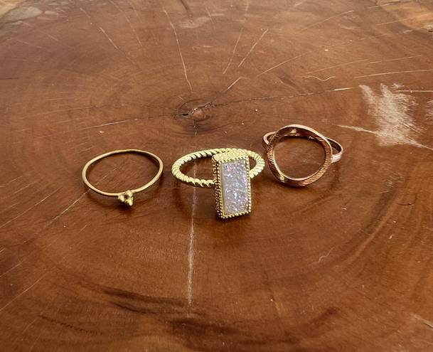Assorted Rings Gold