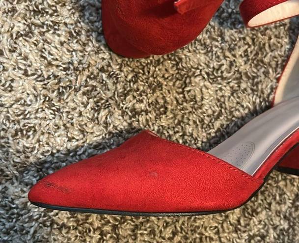 The Great Red point heels low heel condition