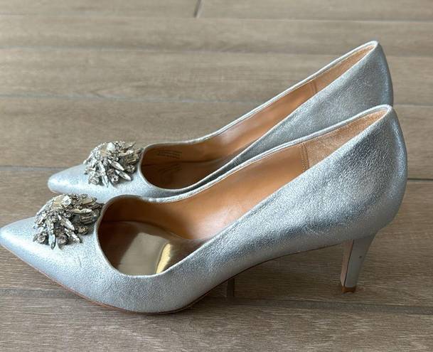 Badgley Mischka  Silver Metallic Leather Crystal Embellished Heels Size: 8