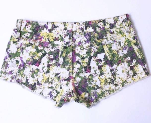 GUESS | Low-Rise Denim Shorts in Daisy Floral Print Enzyme Stone size 26