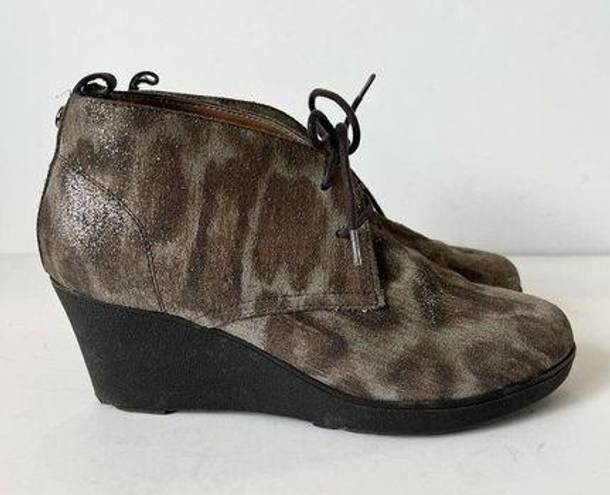 Donald Pliner  Nakka Suede Animal Print Wedge Boots Size 8