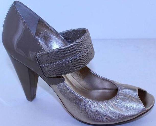 DKNY  Wynona Gold & Beige Leather Mary Jane Heels 9