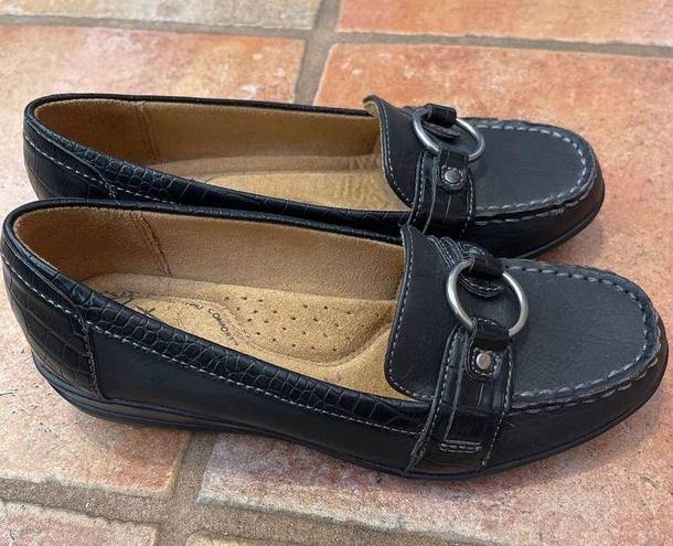 Natural Soul  all thru comfort loafer size 6