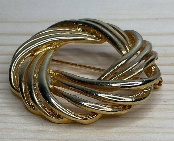 Twisted Gold Tone Round  Rope Knot Brooch