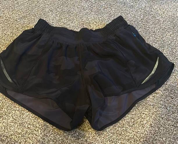 Lululemon Hotty Hot Shorts 2.5 Black Camo