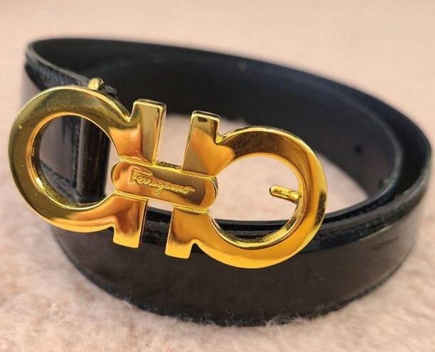 Salvatore Ferragamo Black Adjustable Leather Belt Polished Gold Buckle XS