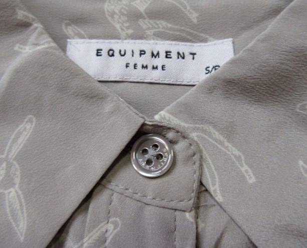 Equipment NWT  Signature Slim in Silver Scone Deer Silk Button Down Shirt S