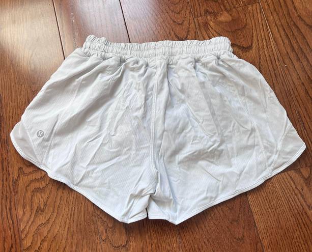 Lululemon White Hotty Hot Shorts 4”