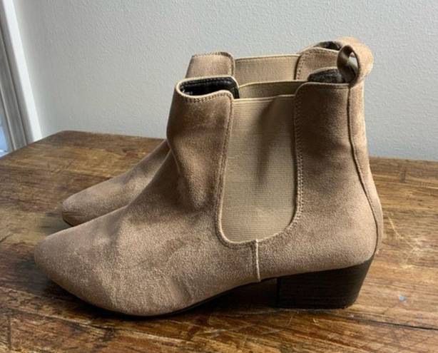 Comfortview  “Janey”Suede‎ Booties