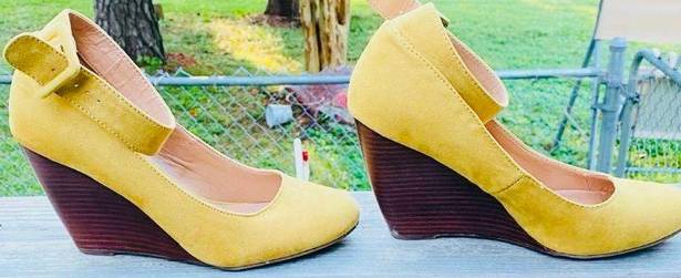 mix no. 6  womens shoes size 8 Lite yellow