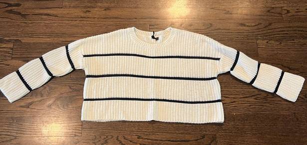 moon&madison White Striped Sweater