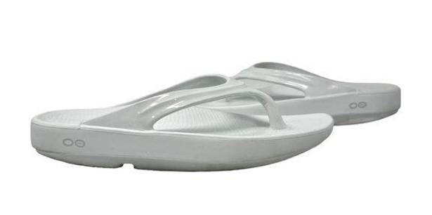 Oofos Women's OOlala Luxe Recovery Sandals
White Womens Size 8