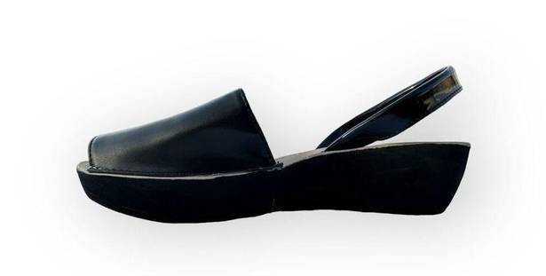 Kenneth Cole  Reaction Fine Glass black faux leather sling back lug sole wedge he